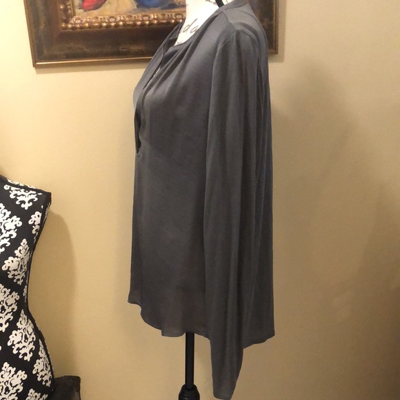 Vince mixed materials of soft modal cashmere poly long sleeve deep v neck top - Picture 5 of 9